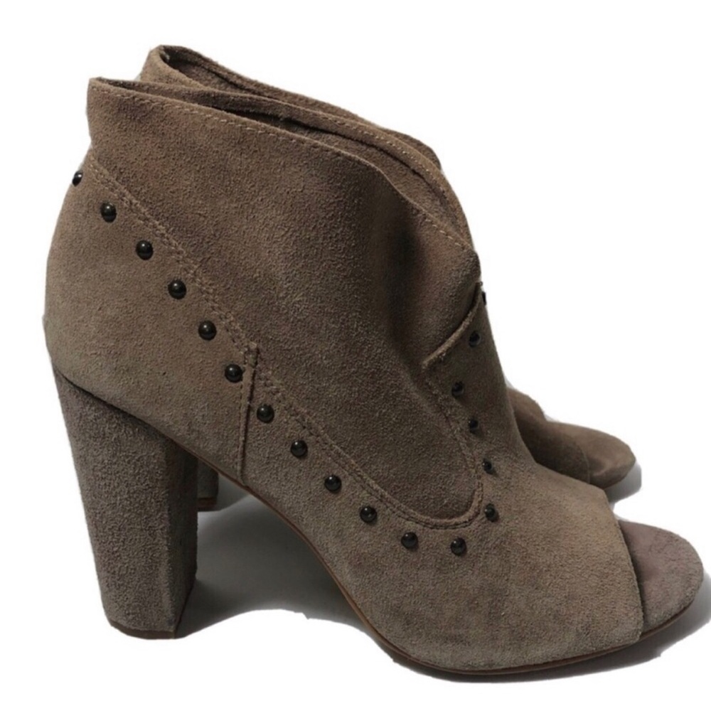 Vince Camuto suede taupe block heel peep toe booties. Size 8.5.
